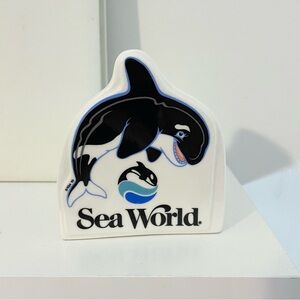 New Rare Vintage 1990 🐳🖤 Sea World Shamu ceramic piggy bank ~4”x4”